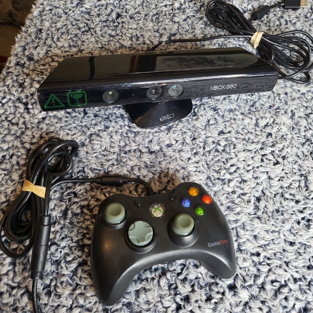 Xbox 360 Controller & Kinect Bundle - 2 Items - Picture 13 of 14